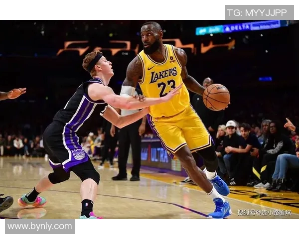 2021年2月8日湖人与雄鹿的精彩对决回顾与分析